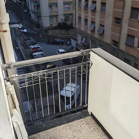 Reale Modern Flat Γένοβα